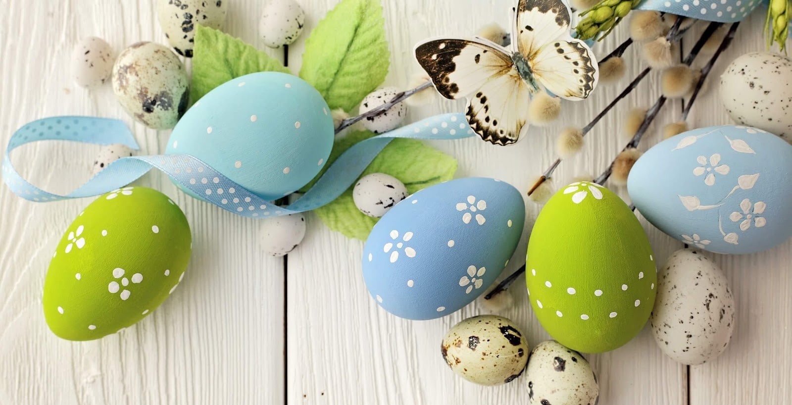 Những trái trứng màu sắc báo hiệu một sự kiện đang đến với bạn